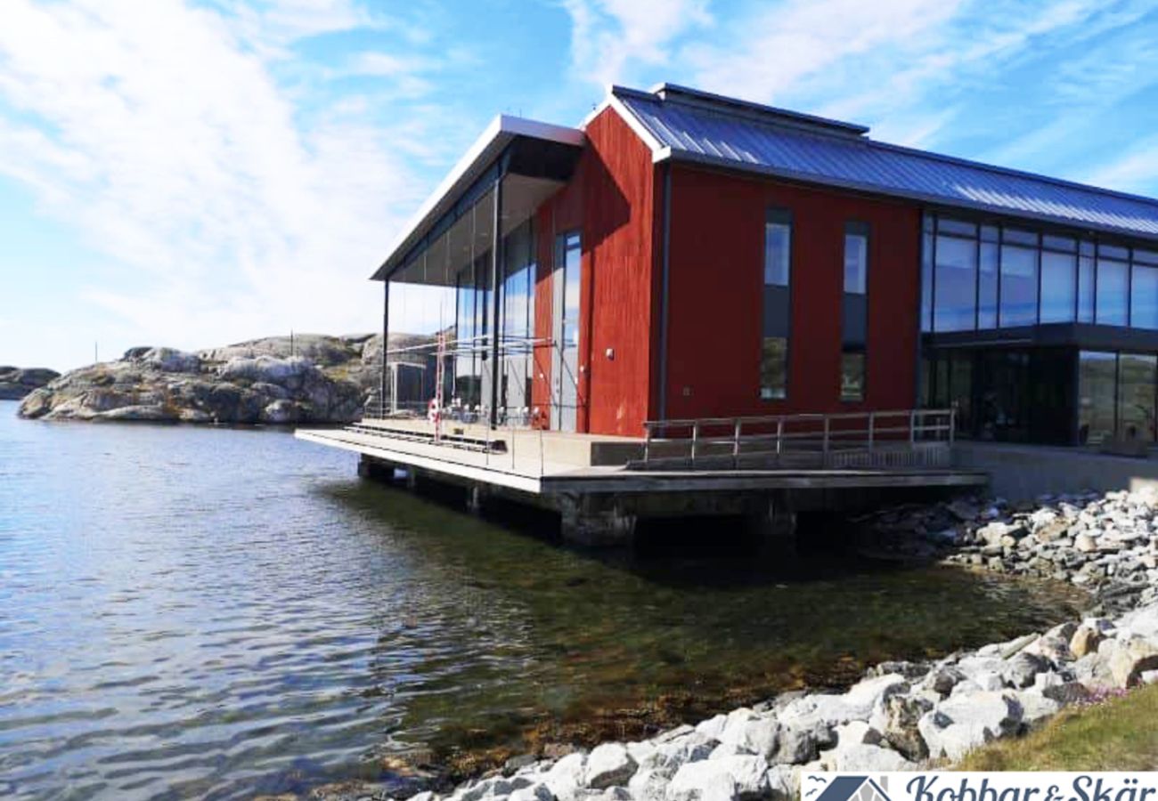 Stuga i Henån - Charmiga stugor i lugnt skogsläge nära havet | SE09136