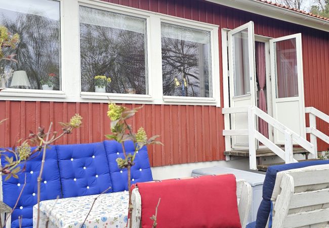 Stuga i Varekil - Stuga i vacker bergsmiljö på Mjörn bara 300m till hav | SE09115 Stuga i Varekil - Stuga i vacker bergsmiljö på Mjörn bara 300m till hav | SE09115