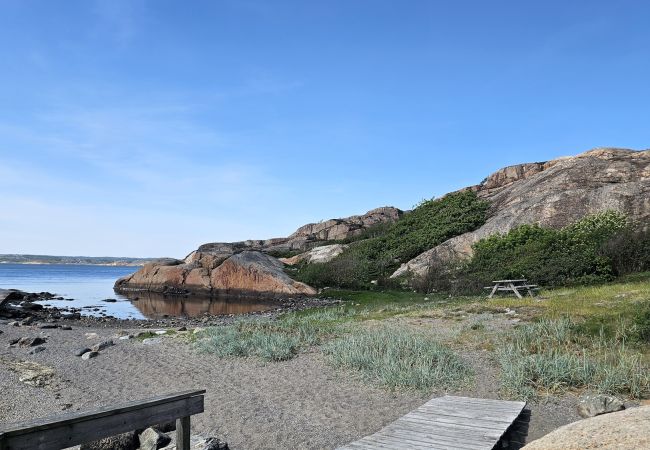 Stuga i Varekil - Stuga i vacker bergsmiljö på Mjörn bara 300m till hav | SE09115 Stuga i Varekil - Stuga i vacker bergsmiljö på Mjörn bara 300m till hav | SE09115