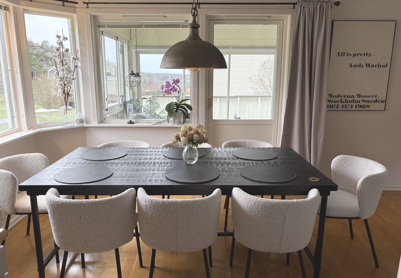 Stuga i Ellös - Semesterhus i Ellös, 300m till sandstrand | SE09113