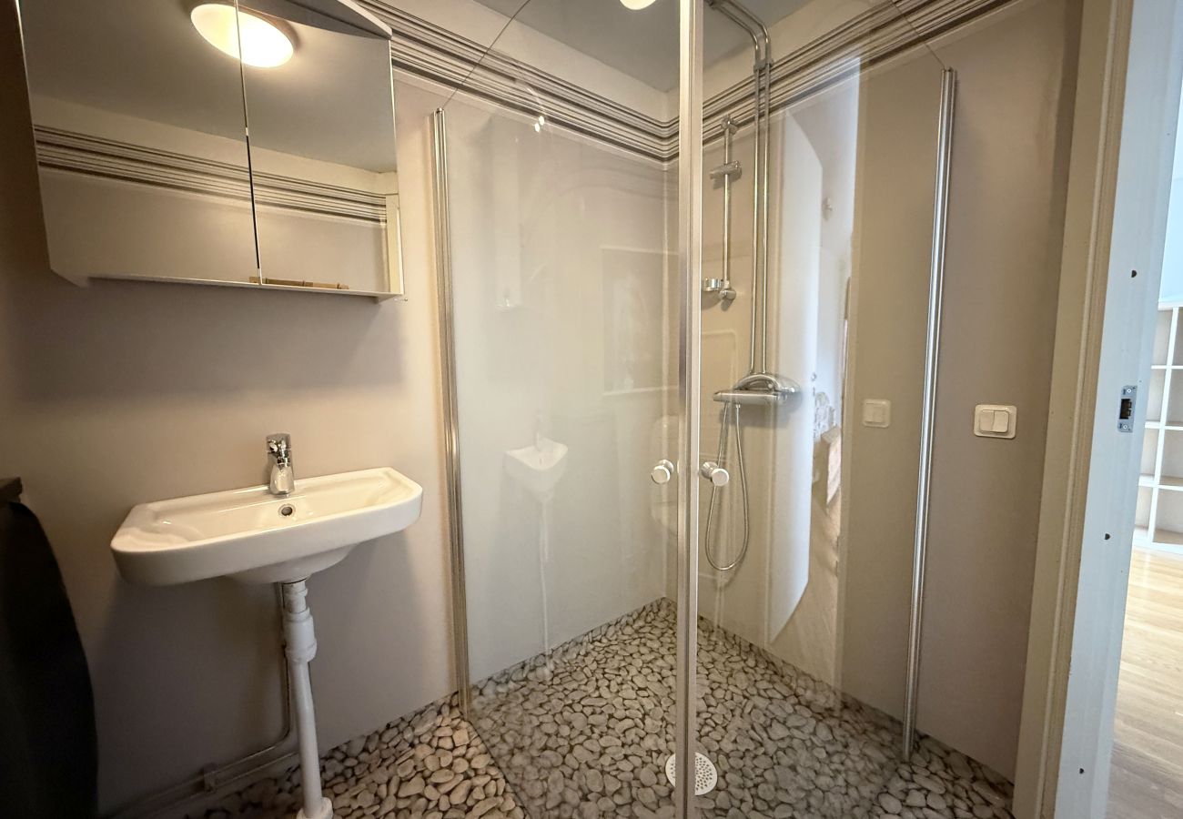 Studio i Motala - Annex uthyres – Nära Mallboden och Lokverkstaden i vackra Motala |SE10023 