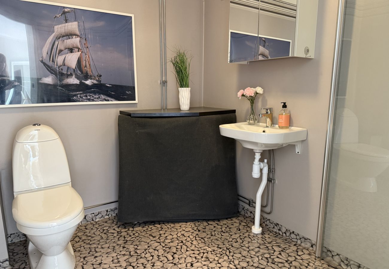 Studio i Motala - Annex uthyres – Nära Mallboden och Lokverkstaden i vackra Motala |SE10023 