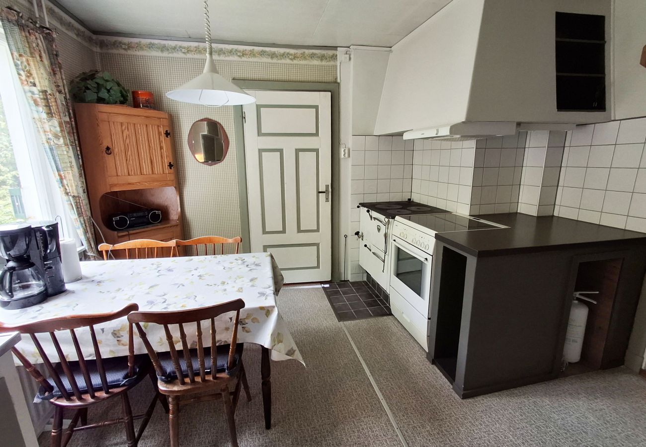 Stuga i Lönsboda - Charmigt semesterhus i skogsidyll utanför Tosthult | SE01078