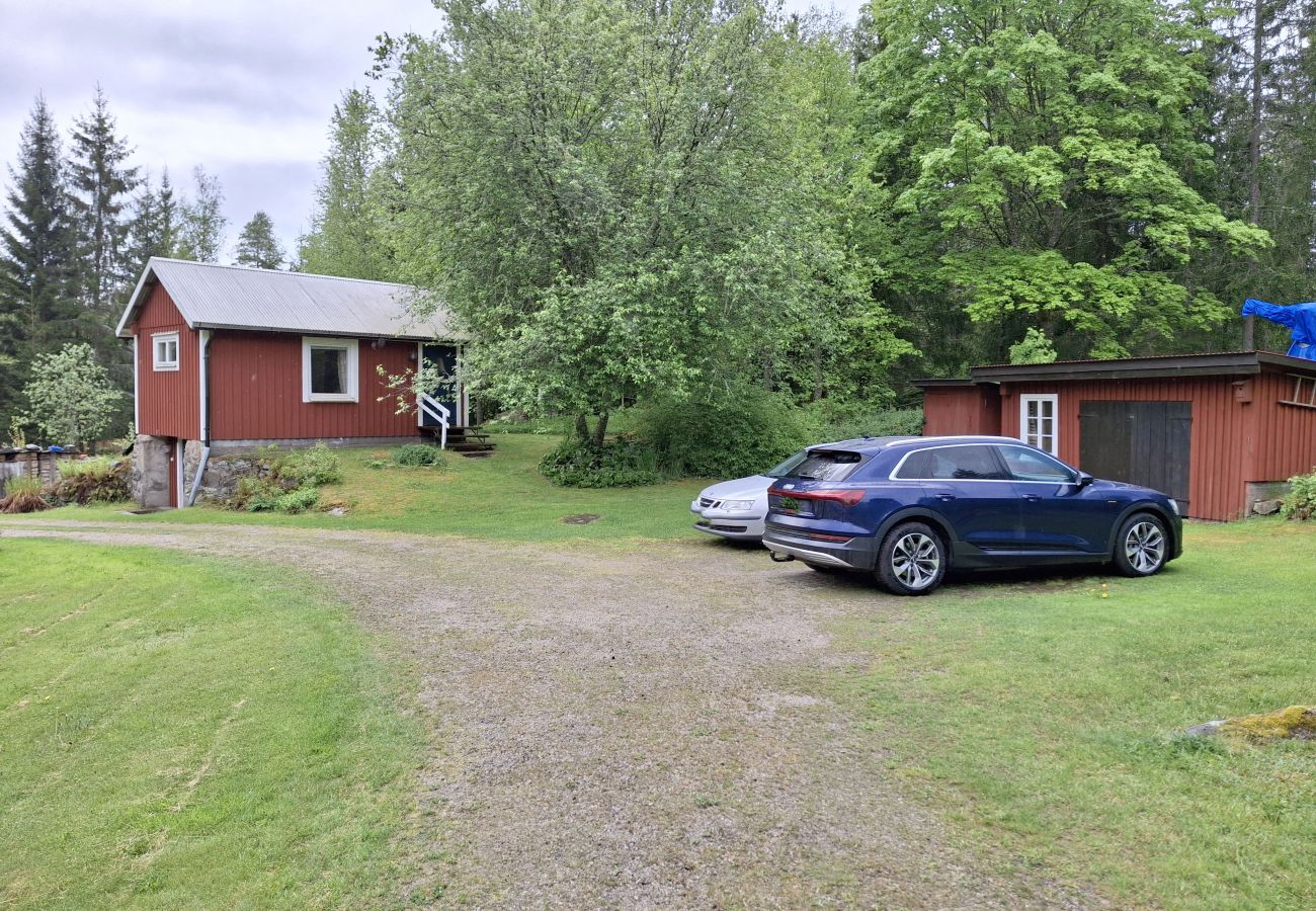 Stuga i Lönsboda - Charmigt semesterhus i skogsidyll utanför Tosthult | SE01078