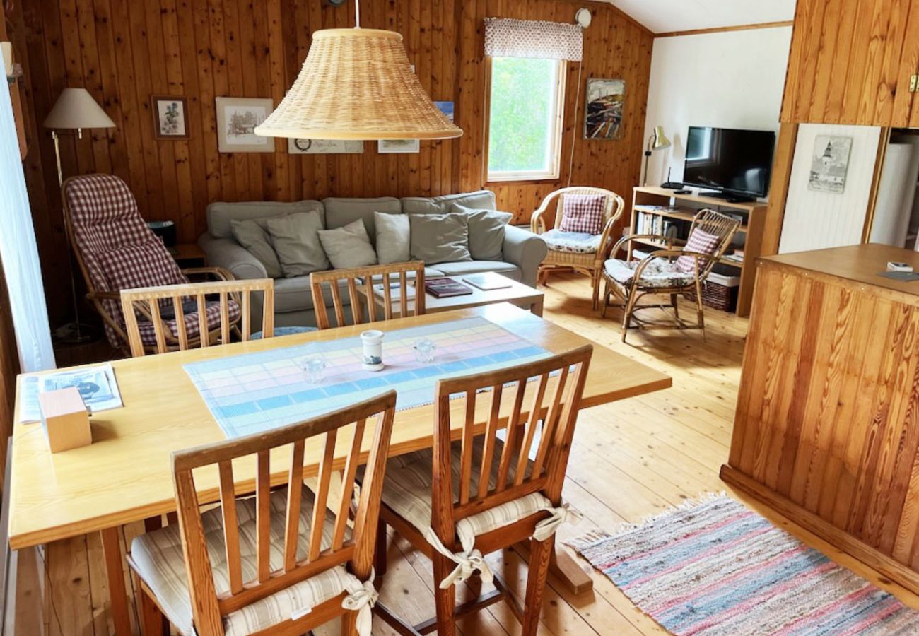 Stuga i Lärbro - Semesterbostad med promenadavstånd från en av Gotlands lugnaste stränder  |SE12056