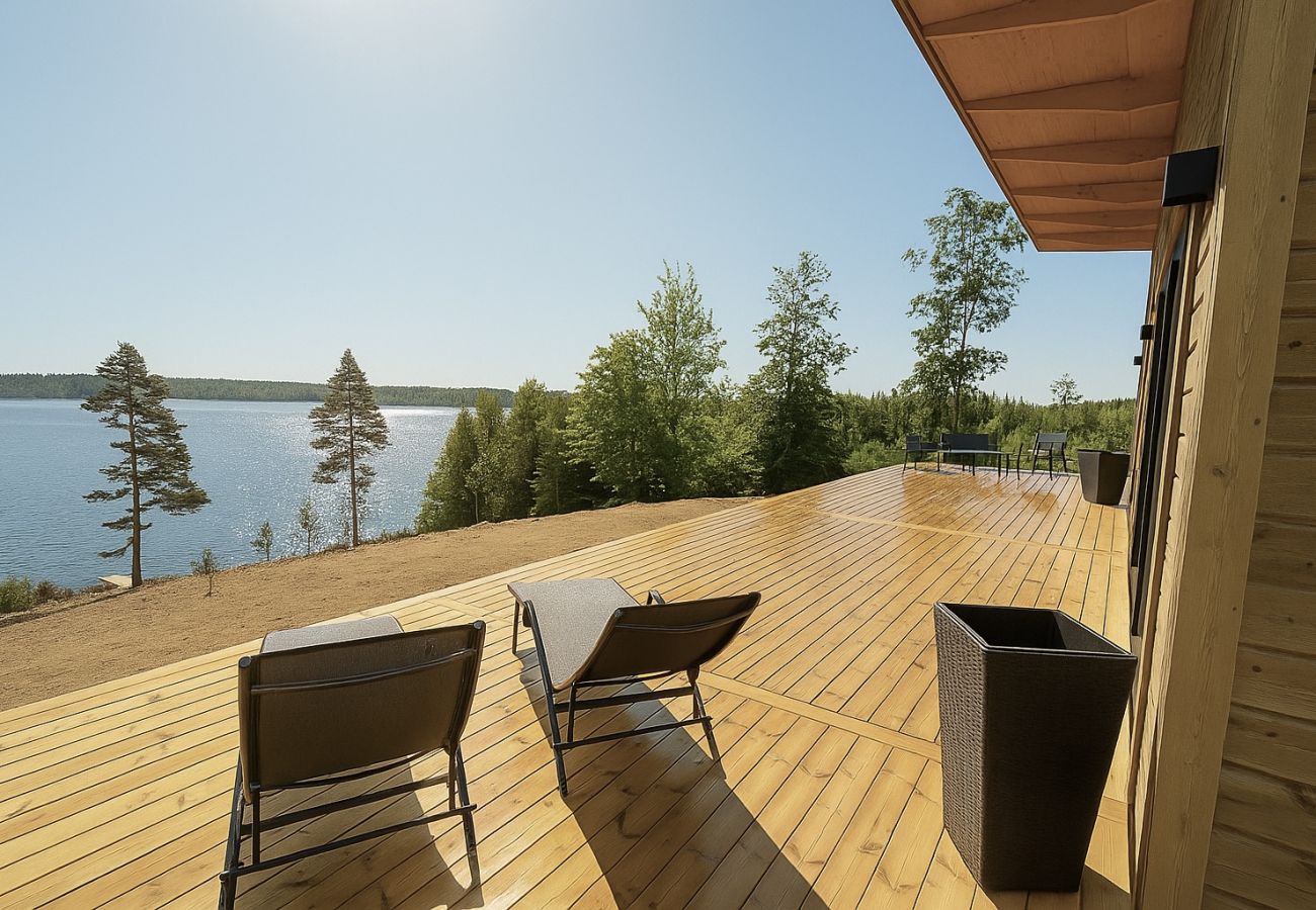 Stuga i Lönashult - Semesterbostad med bastu och sjöutsikt i natursköna Lönashult | SE06090
