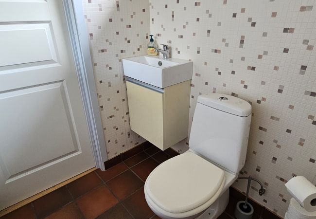 Stuga i Munkedal - Timmerhus, pool, bastu och båt vid Torreby Slott| SE09080 Stuga i Munkedal - Timmerhus, pool, bastu och båt vid Torreby Slott| SE09080