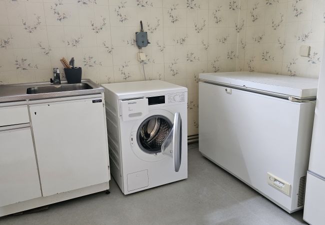 Stuga i Svanesund - Stort hus med bastu, lekplats och nära bad i Svanesund | SE09140 Stuga i Svanesund - Stort hus med bastu, lekplats och nära bad i Svanesund | SE09140