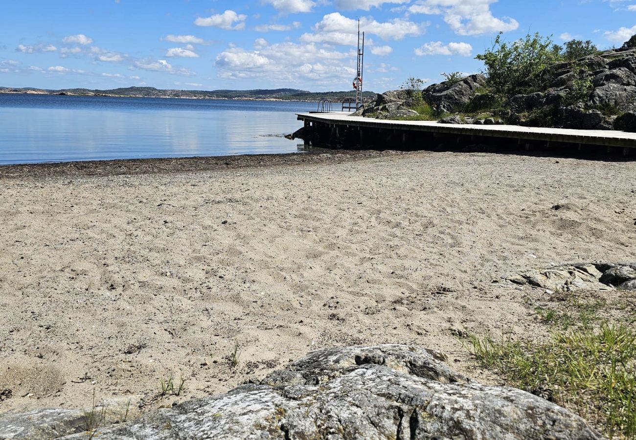 Lanthus i Klövedal - Stuga nära hav, konst & fiskebyar på Tjörn | SE09143