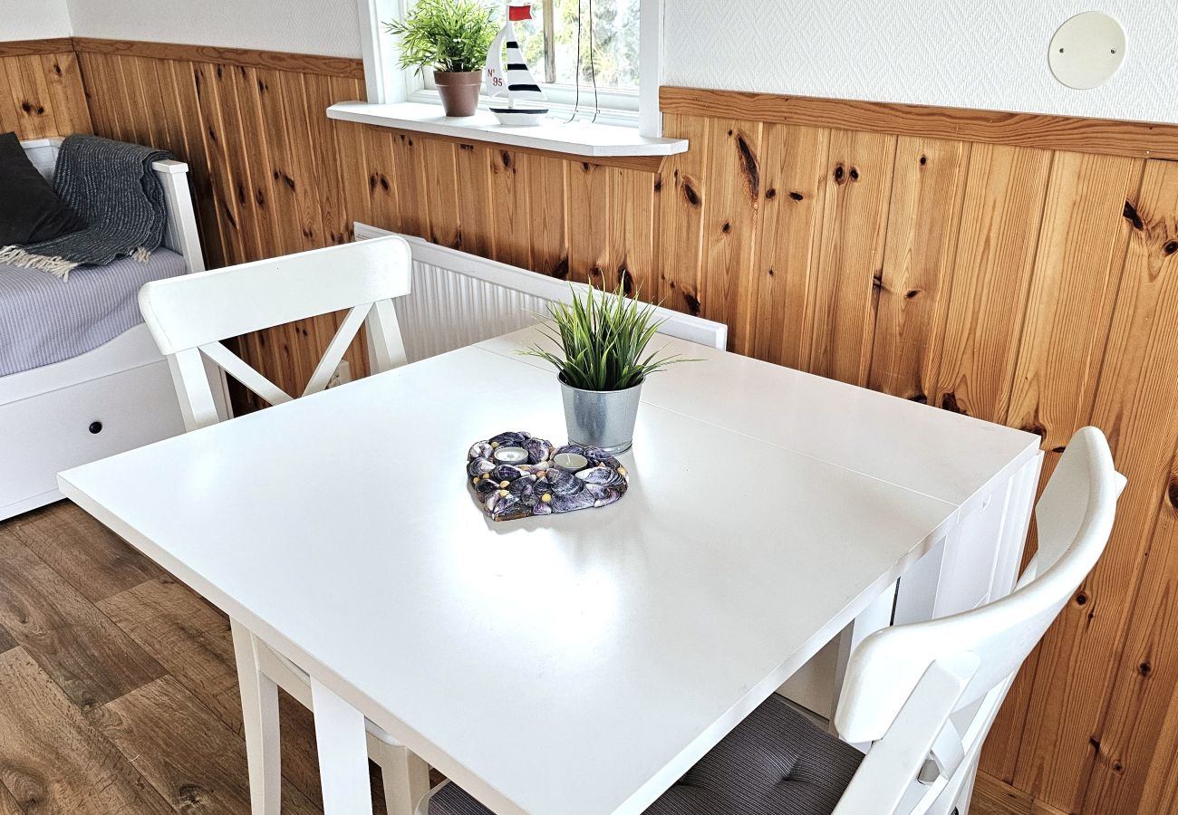 Lanthus i Klövedal - Stuga nära hav, konst & fiskebyar på Tjörn | SE09143