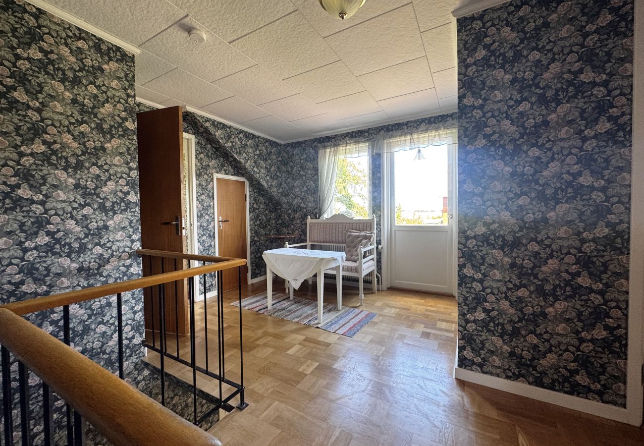 Stuga i Lidköping - Charmig och rymlig villa nära Lidköping |SE08085