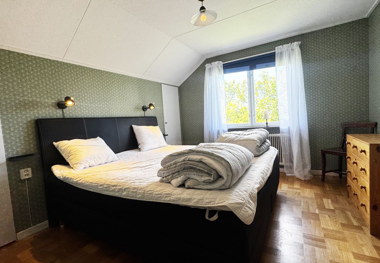 Stuga i Lidköping - Charmig och rymlig villa nära Lidköping |SE08085