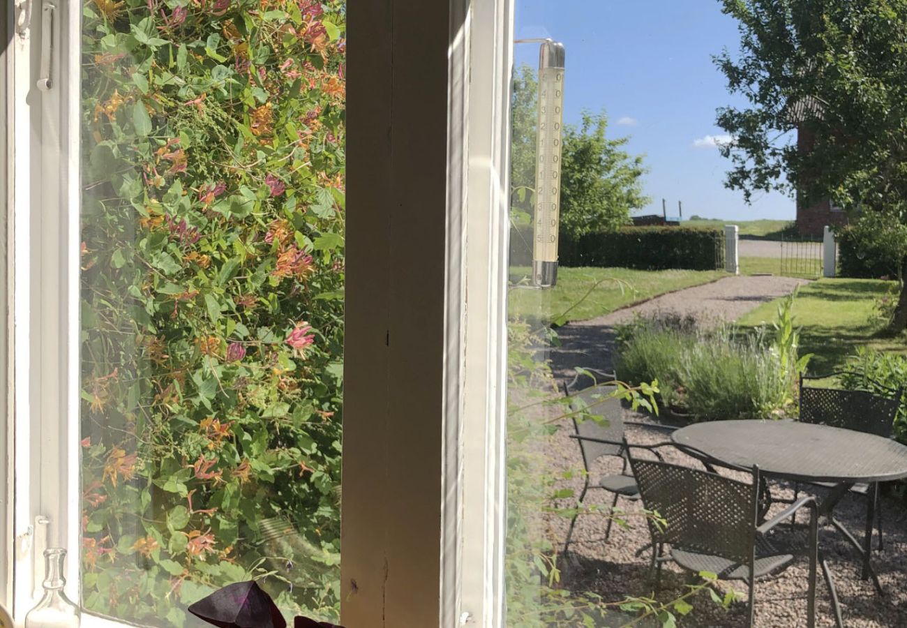 Stuga i Lidköping - Charmig och rymlig villa nära Lidköping |SE08085