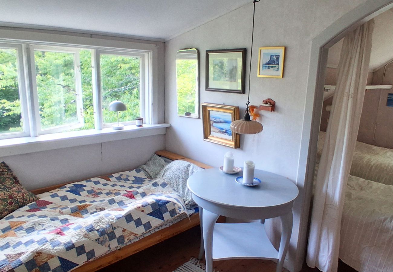 Stuga i Henån - Charmigt hus med kajaker, 300m från havet på Orust | SE09139 