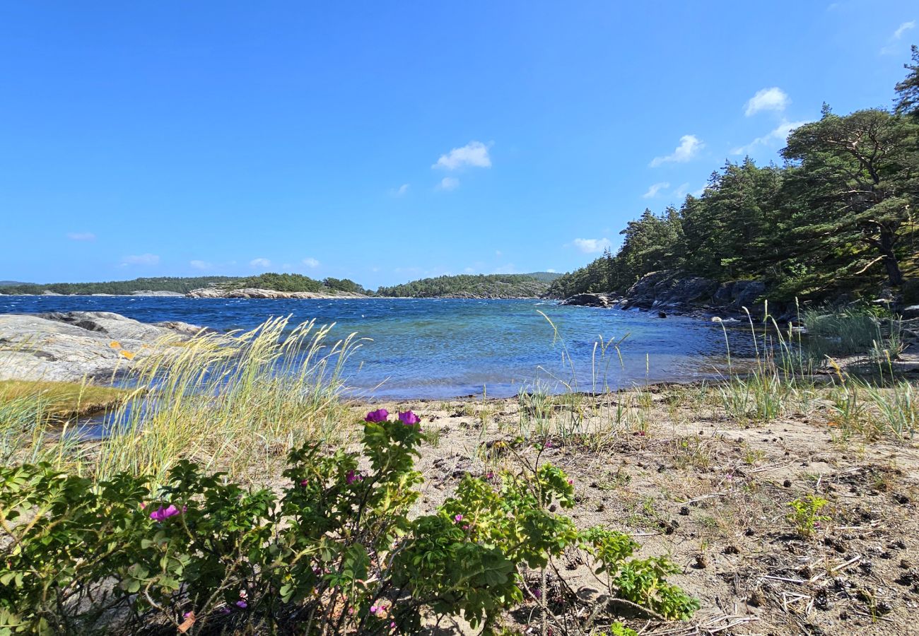 Stuga i Henån - Charmigt hus med kajaker, 300m från havet på Orust | SE09139 