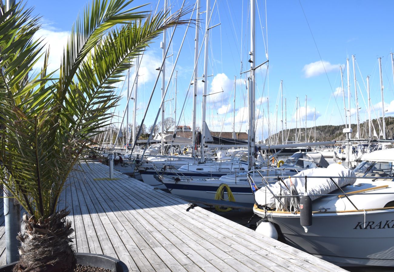 Stuga i Henån - Charmigt hus med kajaker, 300m från havet på Orust | SE09139 