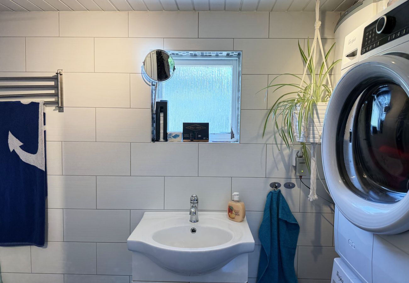 Stuga i Väderstad - Charmig röd stuga i Väderstad – lugn lantidyll nära Tåkern | SE10024