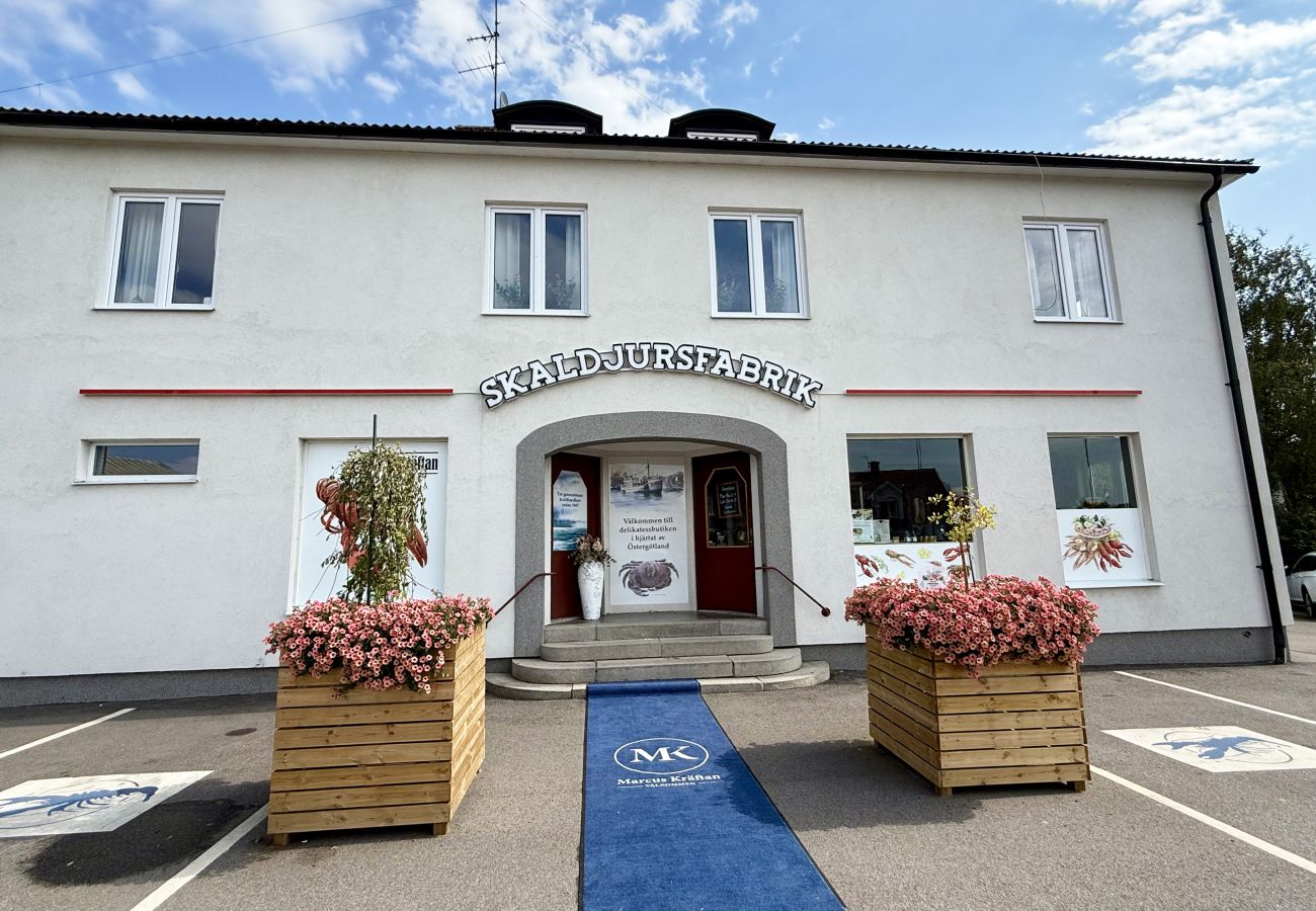 Stuga i Väderstad - Charmig röd stuga i Väderstad – lugn lantidyll nära Tåkern | SE10024