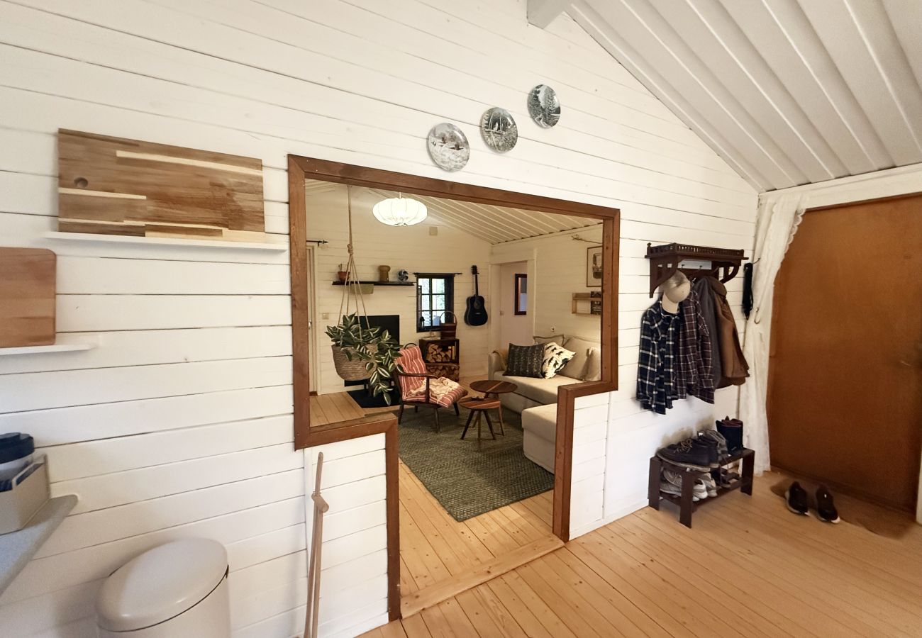 Stuga i Laholm - Rofylld stuga vid skogskanten – nära Laholm |SE02119