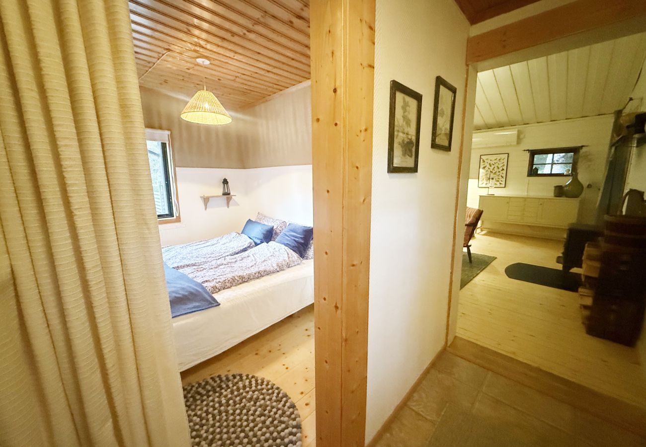 Stuga i Laholm - Rofylld stuga vid skogskanten – nära Laholm |SE02119