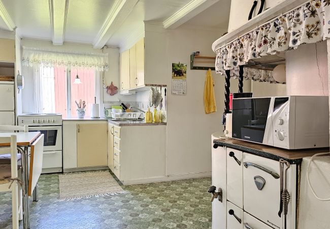 Stuga i Henån - Lantligt torp med eget avskilt läge i Tegneby | SE09146 Stuga i Henån - Lantligt torp med eget avskilt läge i Tegneby | SE09146