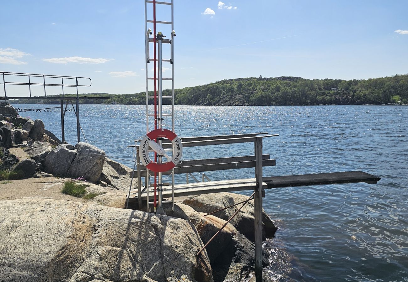 Stuga i Henån - Lantligt torp med eget avskilt läge i Tegneby | SE09146