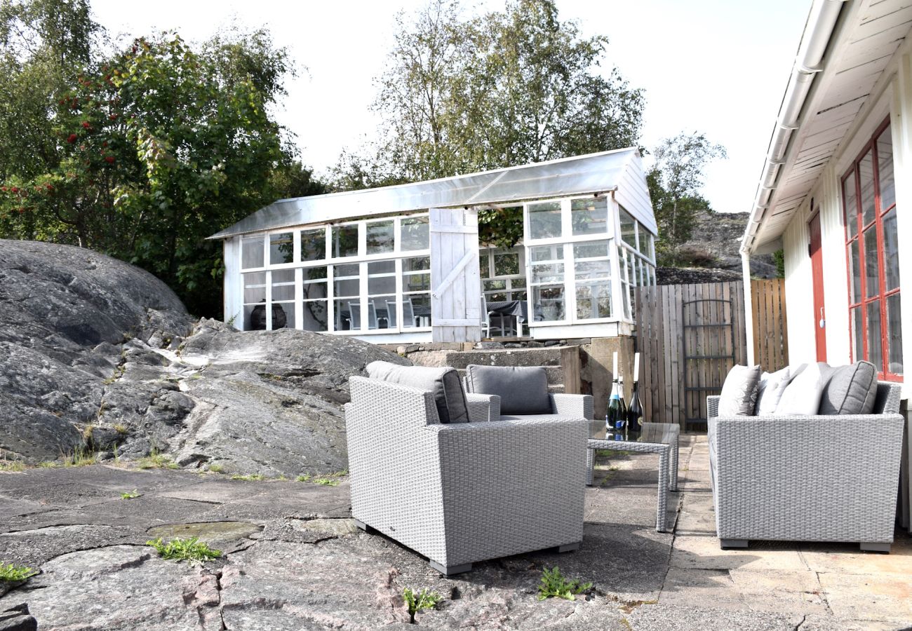 Stuga i Skärhamn - Stort hus nära havet i Skärhamn | SE09149