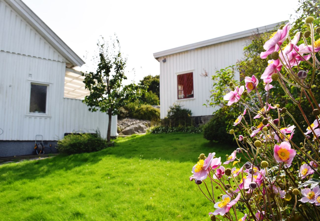 Stuga i Skärhamn - Stort hus nära havet i Skärhamn | SE09149