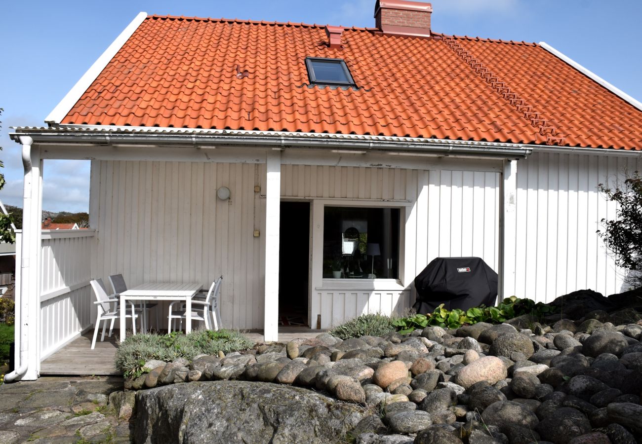 Stuga i Skärhamn - Stort hus nära havet i Skärhamn | SE09149