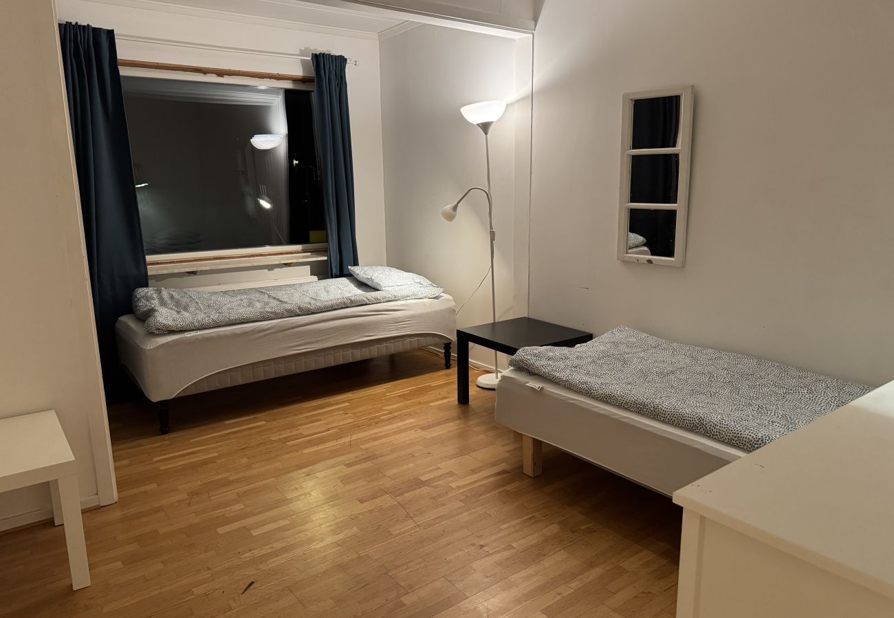 Stuga i Göteborg - Rymligt hus för arbetslag – 11 sovrum, 15 bäddar – Göteborg |SE08086
