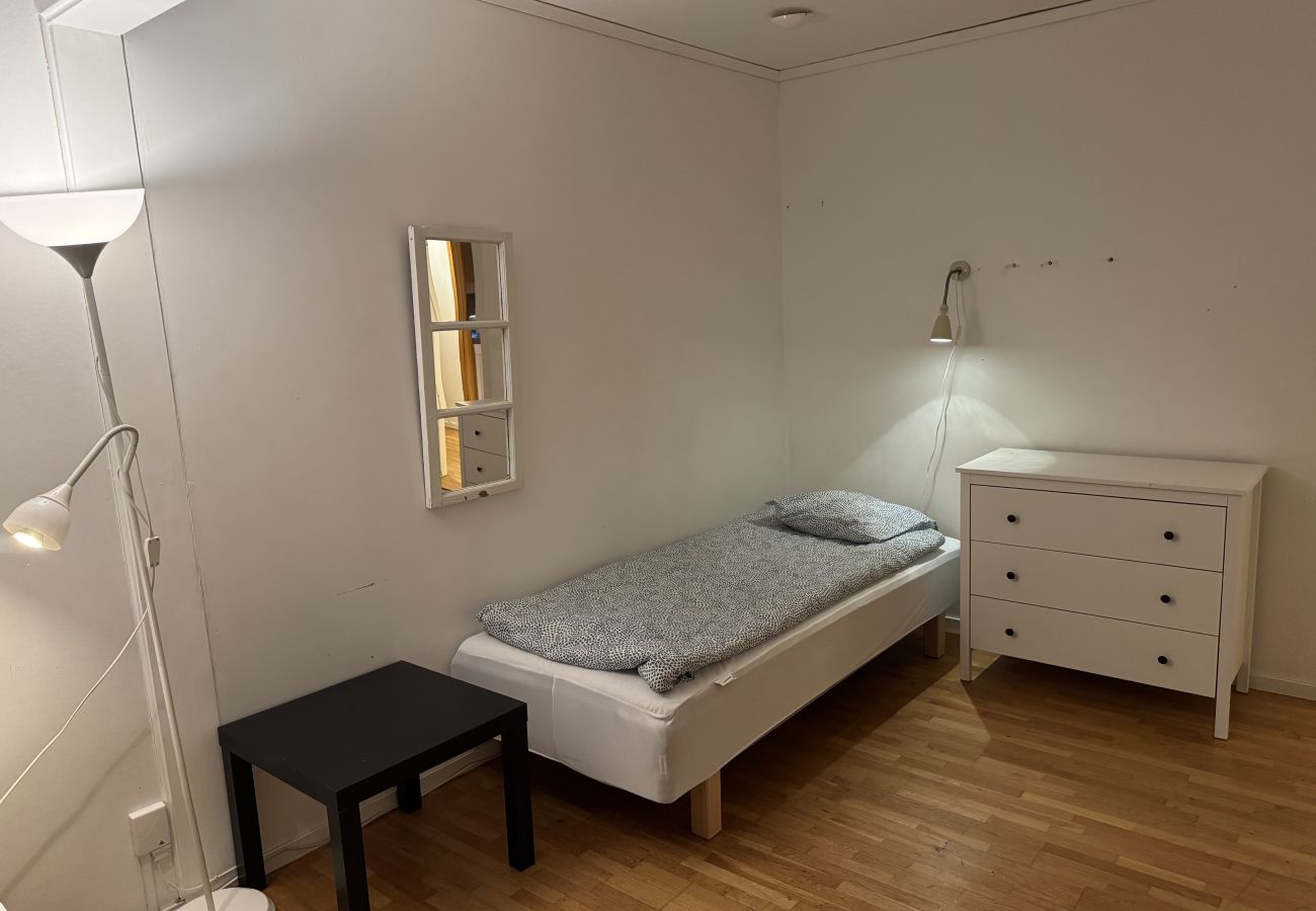 Stuga i Göteborg - Rymligt hus för arbetslag – 11 sovrum, 15 bäddar – Göteborg |SE08086