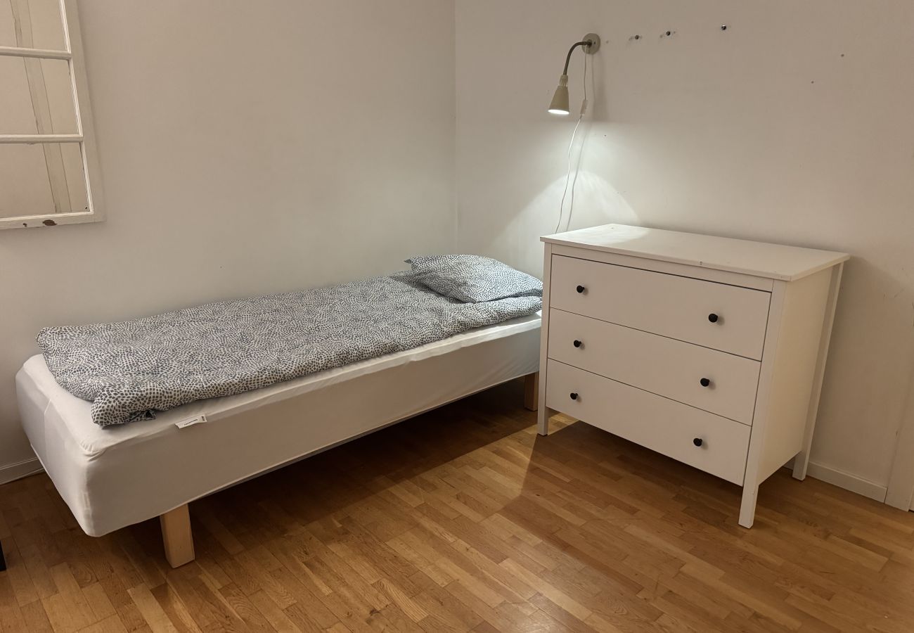 Stuga i Göteborg - Rymligt hus för arbetslag – 11 sovrum, 15 bäddar – Göteborg |SE08086