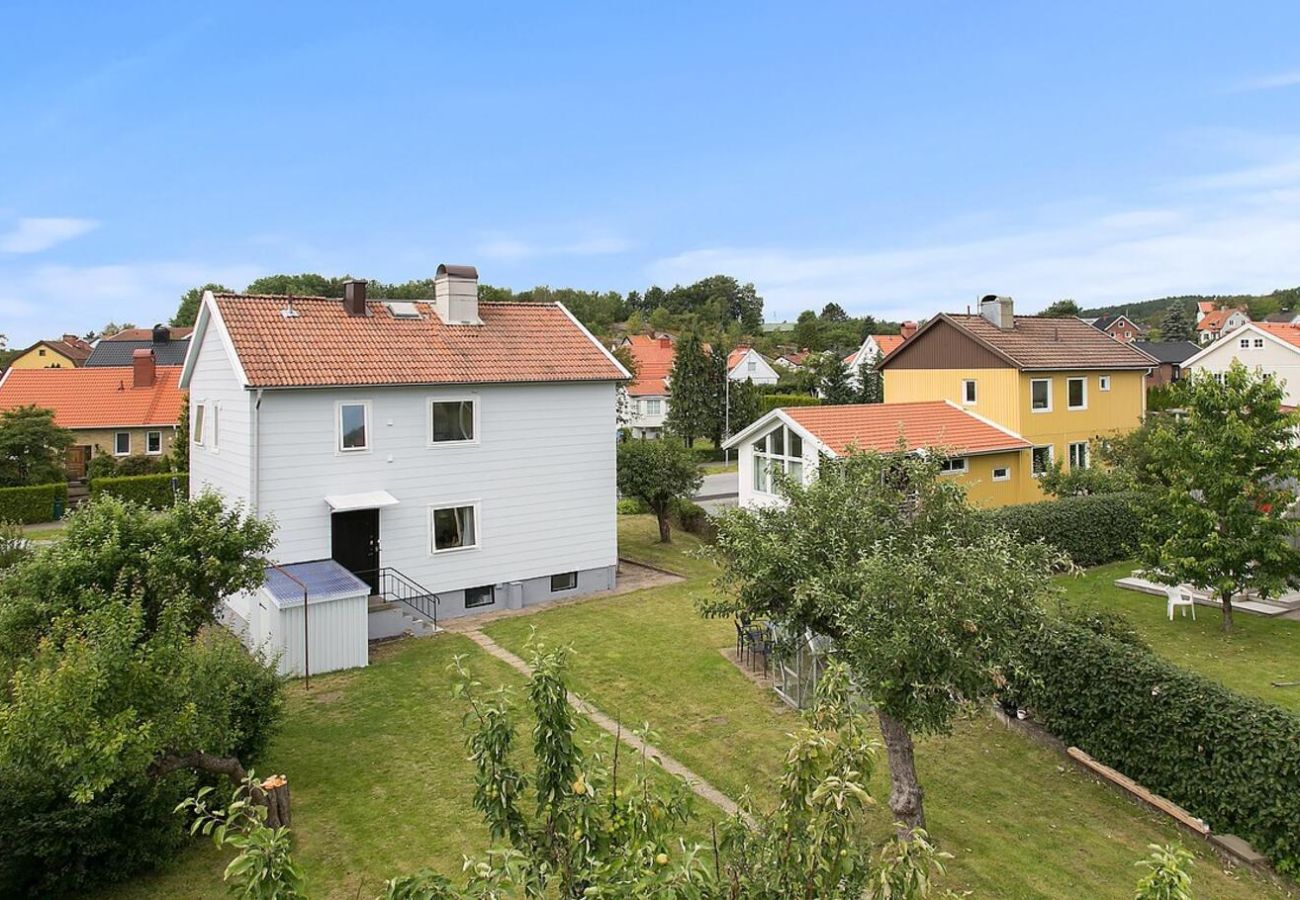 Stuga i Göteborg - Rymligt hus för arbetslag – 11 sovrum, 15 bäddar – Göteborg |SE08086