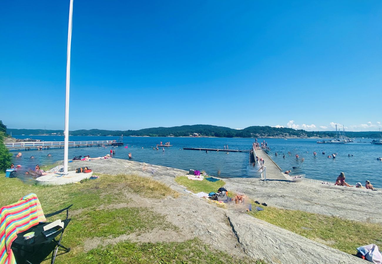 Stuga i Svanesund - Lovely sea view & walking distance to Svanesund beach | SE09150