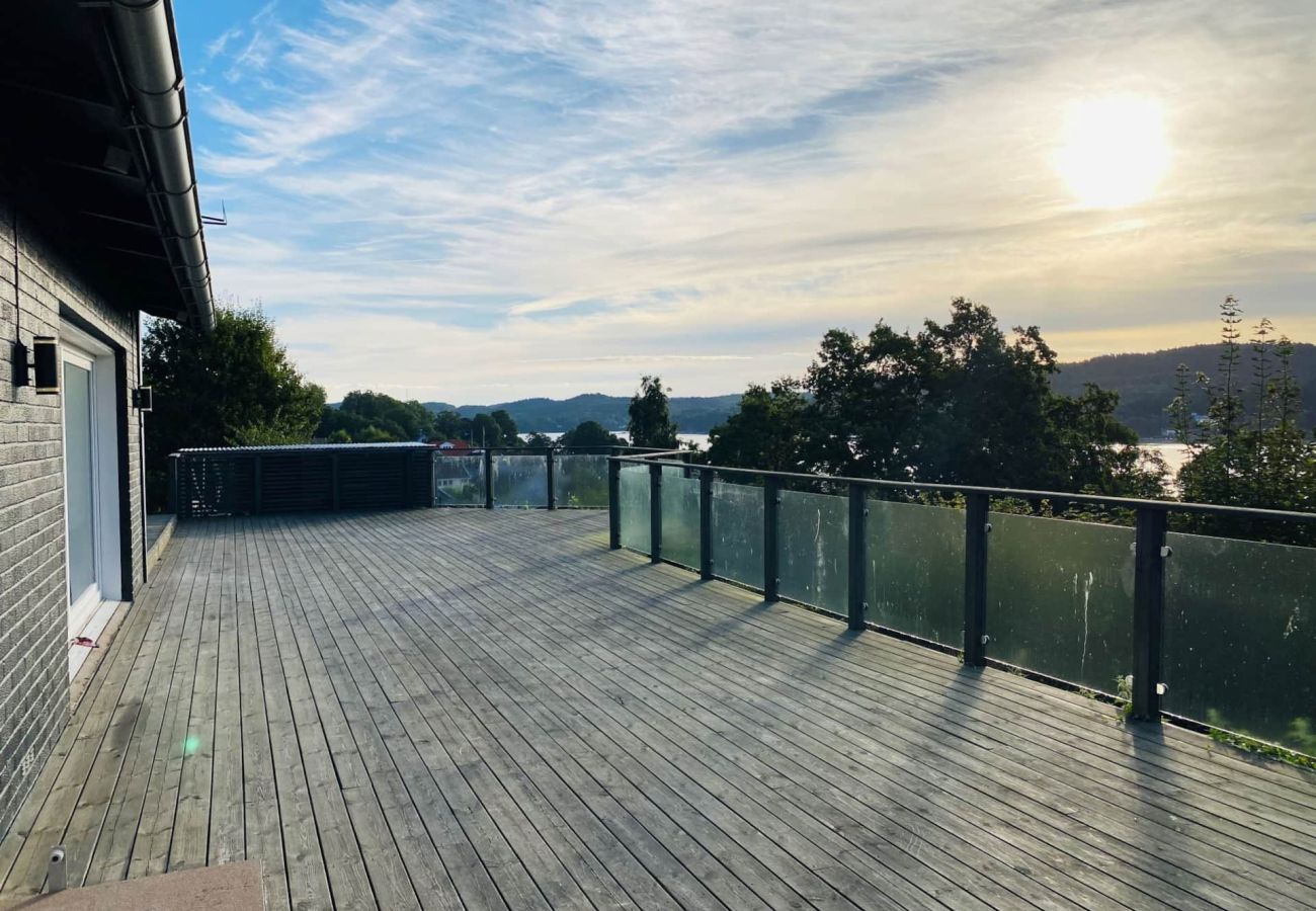 Stuga i Svanesund - Lovely sea view & walking distance to Svanesund beach | SE09150