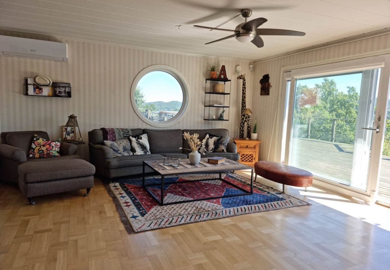 Stuga i Svanesund - Lovely sea view & walking distance to Svanesund beach | SE09150