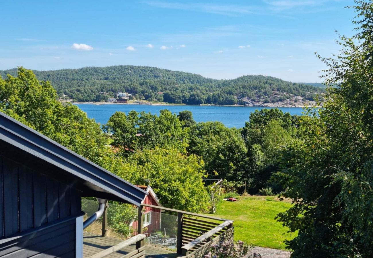 Stuga i Svanesund - Lovely sea view & walking distance to Svanesund beach | SE09150