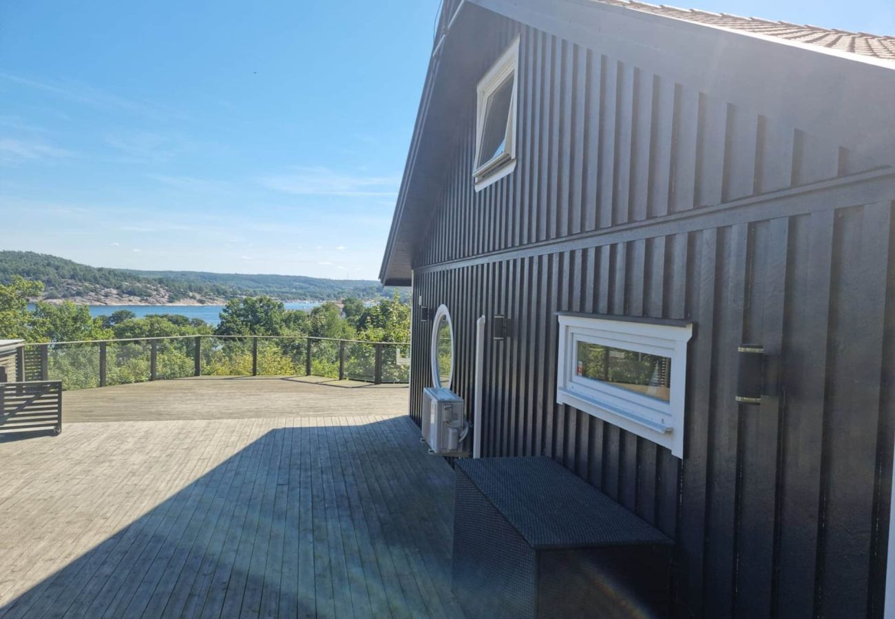 Stuga i Svanesund - Lovely sea view & walking distance to Svanesund beach | SE09150