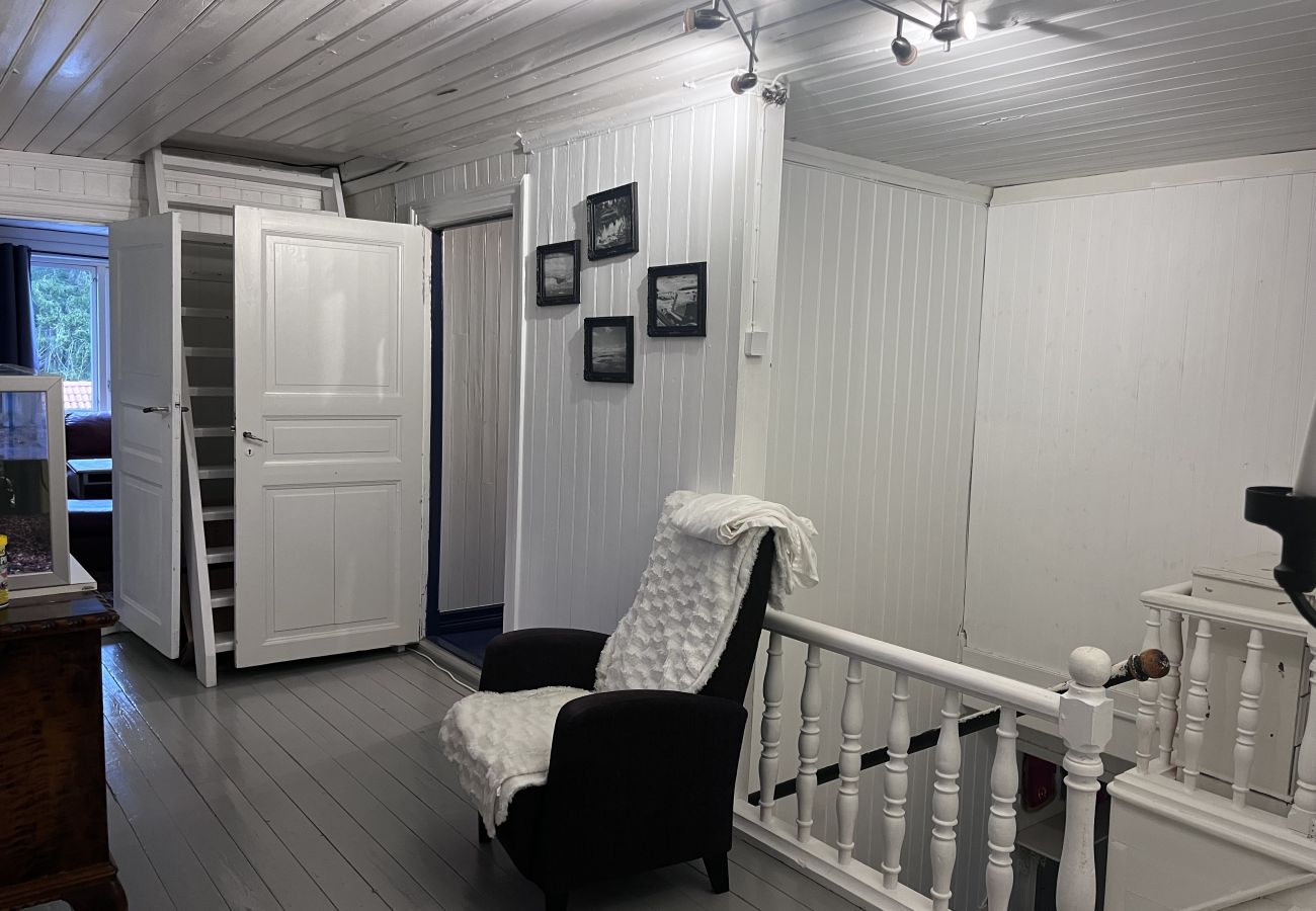 Villa i Svanesund - Villa med pool & sjöutsikt nära Svanesund | SE09167