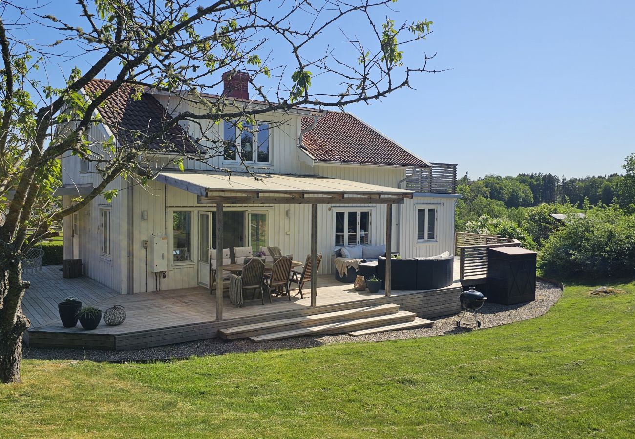 Stuga i Uddevalla - Charmigt hus nära Lysekil & Skaftö | SE09160