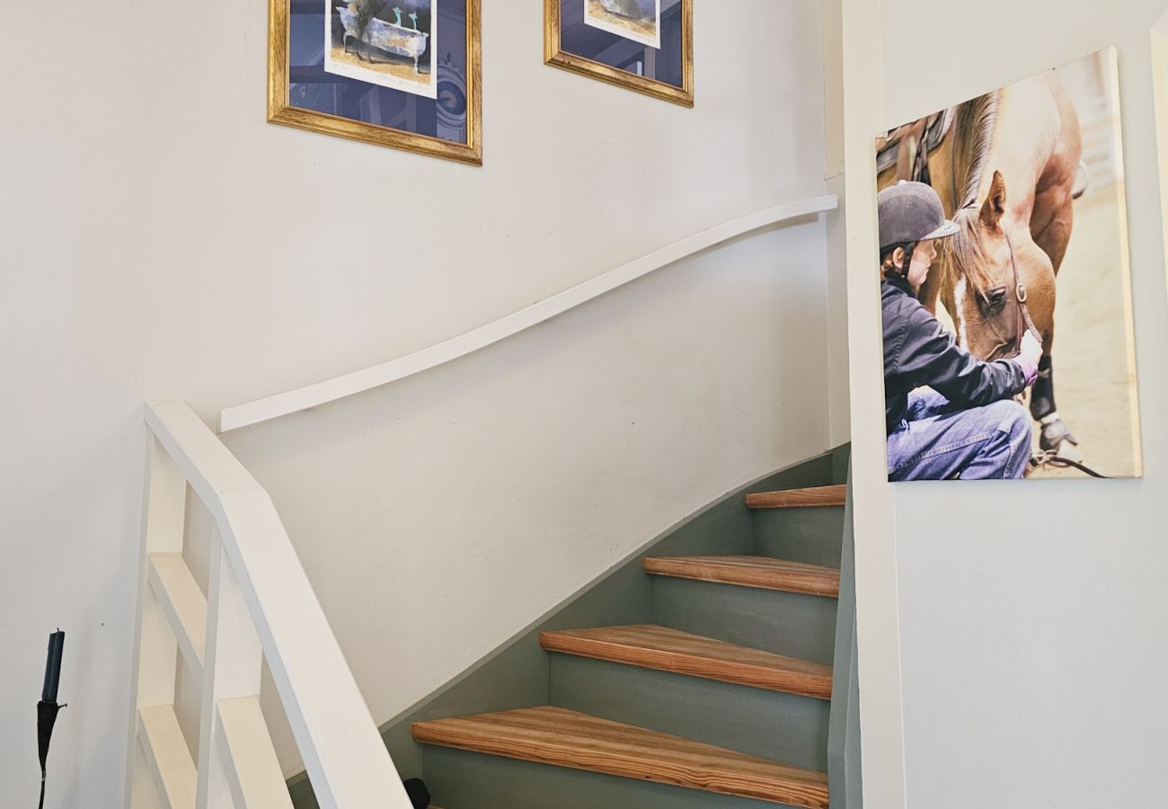 Villa i Henån - Stor villa nära sjö med roddbåt | SE09131