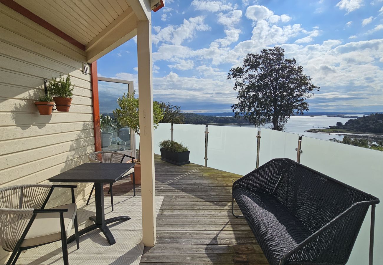 Stuga i Myggenäs - Underbar villa med panoramautsikt över havet | SE09144