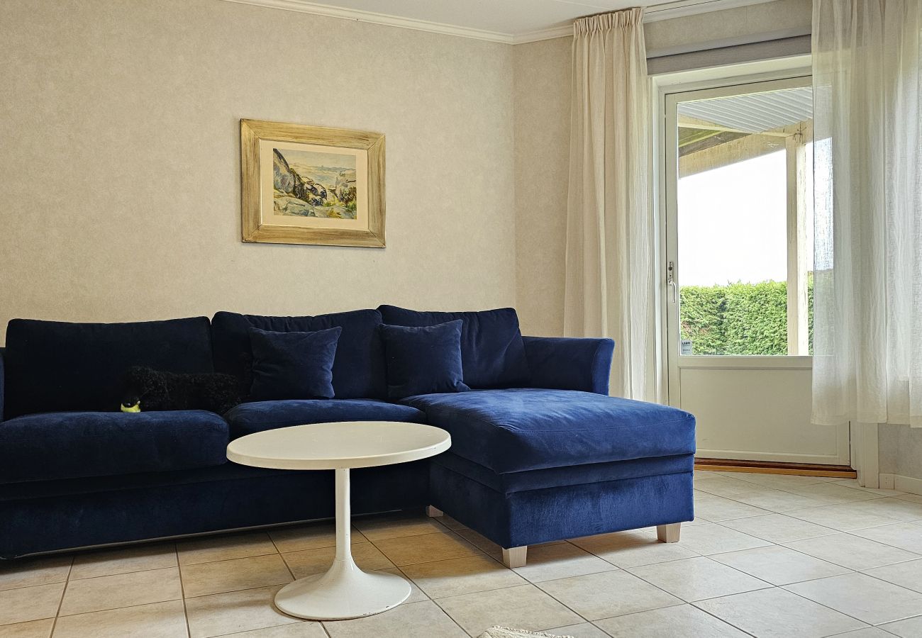 Stuga i Myggenäs - Underbar villa med panoramautsikt över havet | SE09144