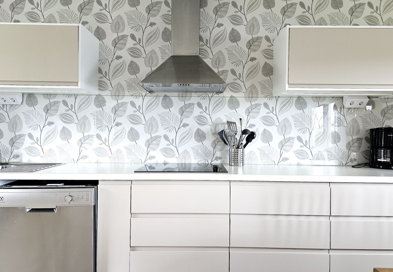 Stuga i Stillingsön - En privat semesteroas med oslagbar utsikt & egen brygga | SE09154