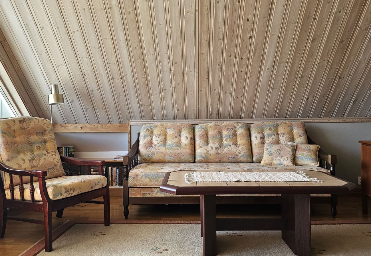 Stuga i Henån - Soligt & fridfullt boende nära hav och skog | SE09158