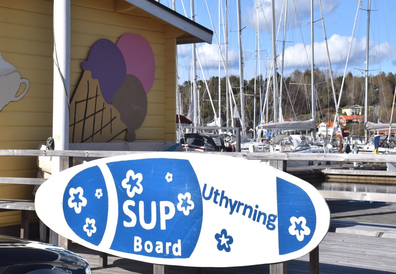 Stuga i Henån - Bo i vackra Henån, både centralt & nära havet | SE09155