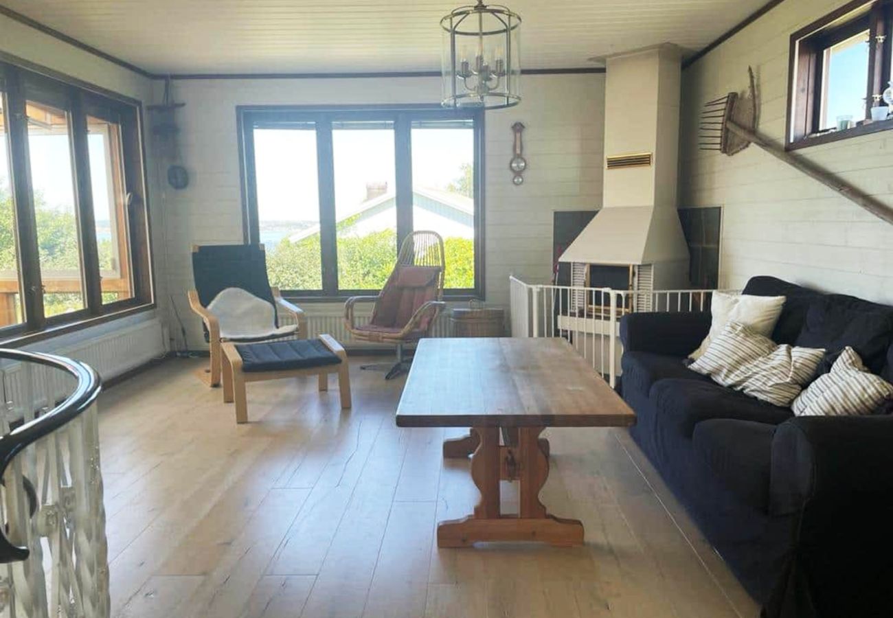 Stuga i Kållekärr - Stuga med uterum nära strand och brygga | SE09159