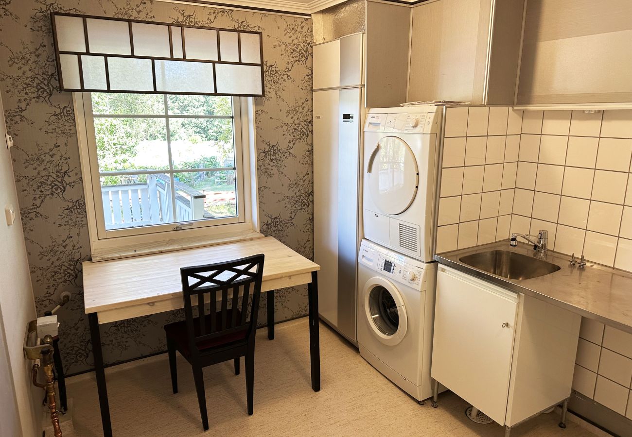 Stuga i Älta - Rymlig villa i natursköna Älta – perfekt för upp till 8 vuxna |SE13080