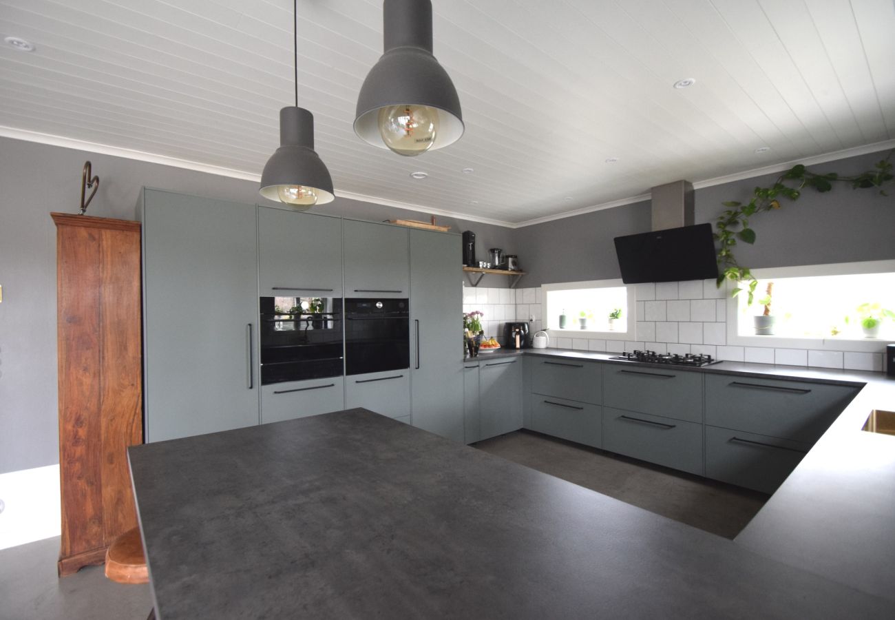 Villa i Henån - Nybyggt hus nära hav & badplats | SE09166