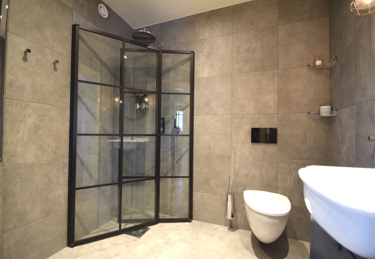 Villa i Henån - Nybyggt hus nära hav & badplats | SE09166